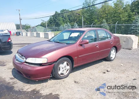 2001 Nissan Altima Gxe z USA, uszkodzony, nr VIN 1N4DL01A21C124146